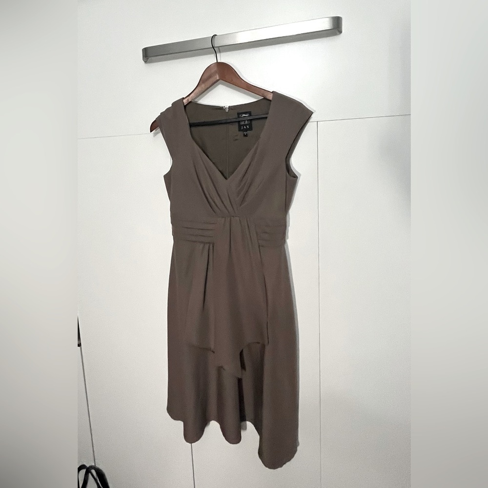 Taupe Dress with Pockets!!